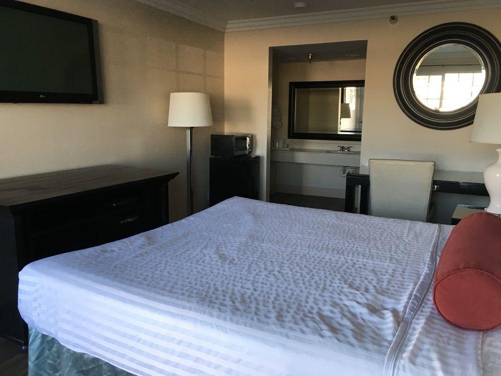 The Dixie Orange County Hotel Stanton Kültér fotó